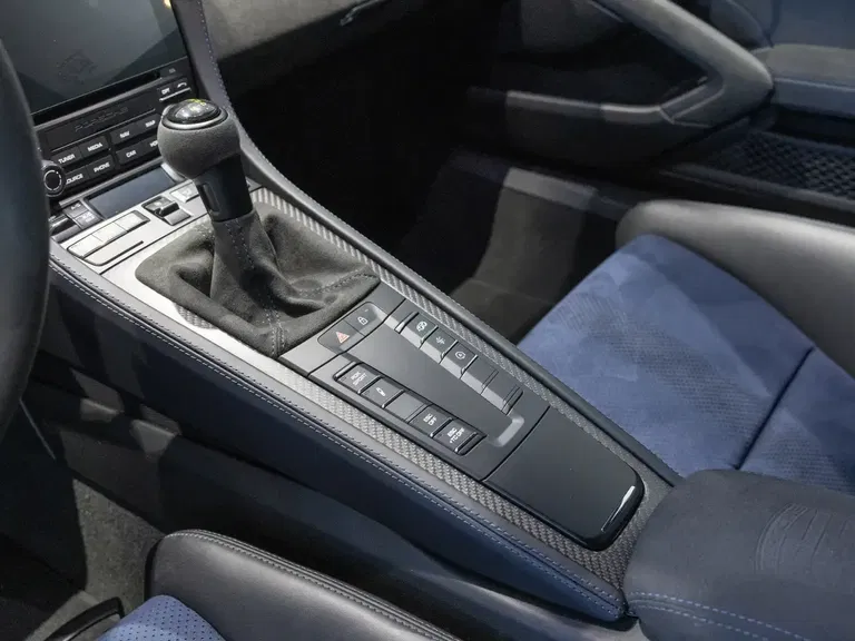 Porsche 718 Cayman GT4 RS