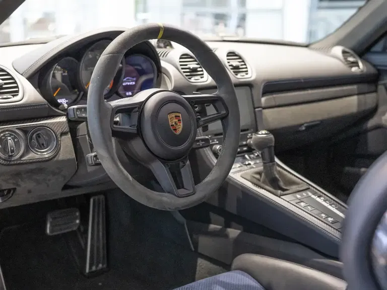 Porsche 718 Cayman GT4 RS