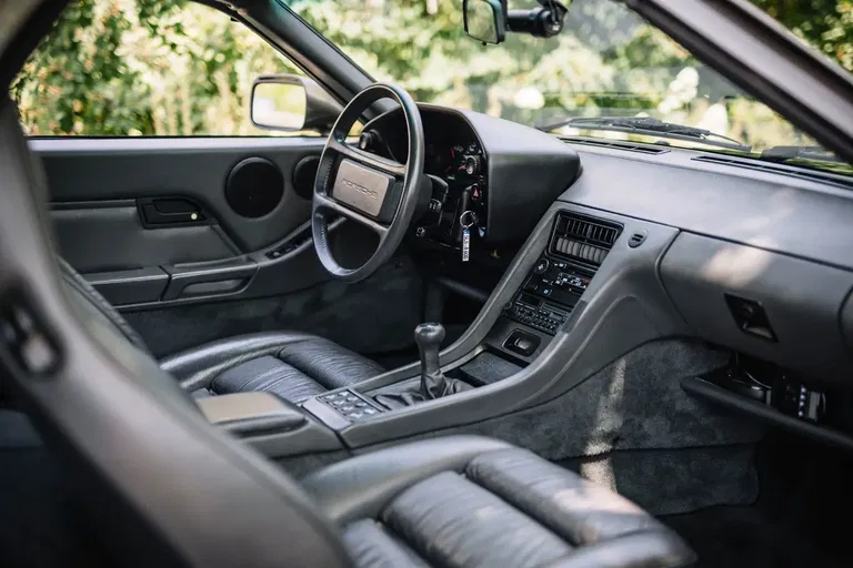Porsche 928 GT