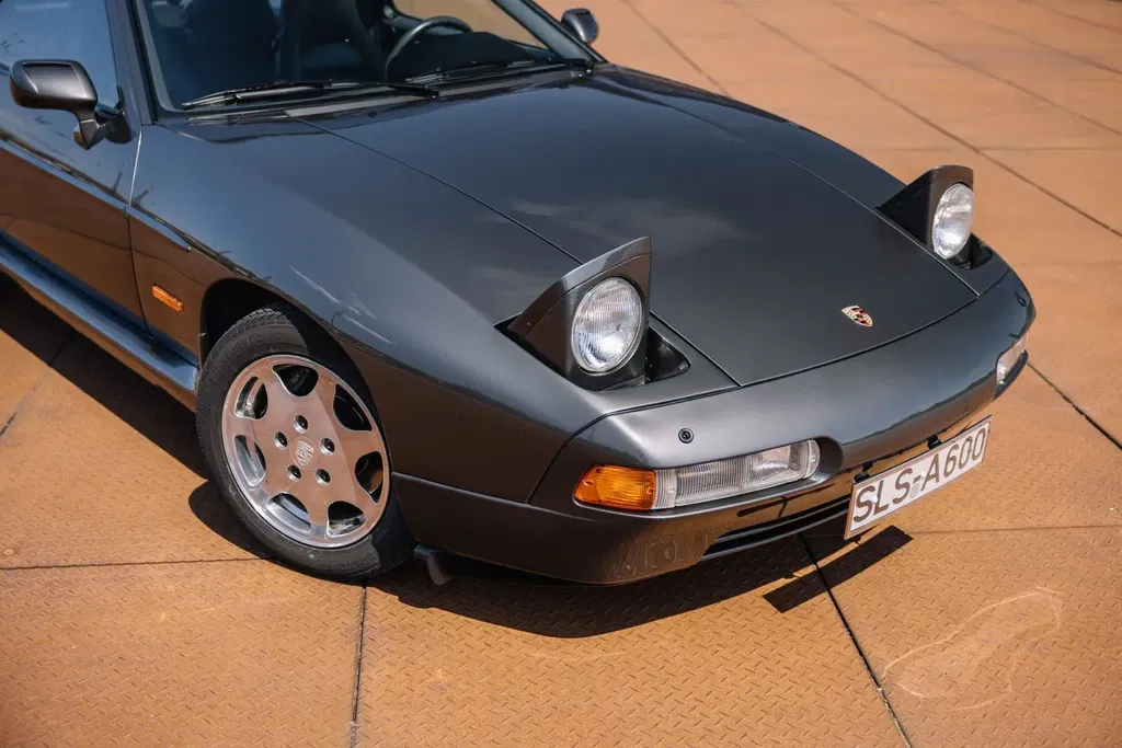 Porsche 928 GT