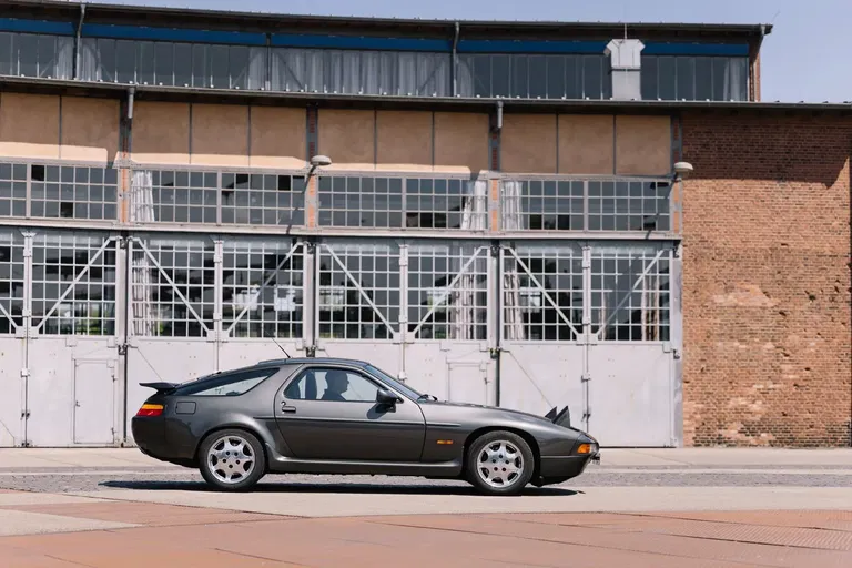 Porsche 928 GT