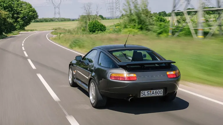Porsche 928 GT