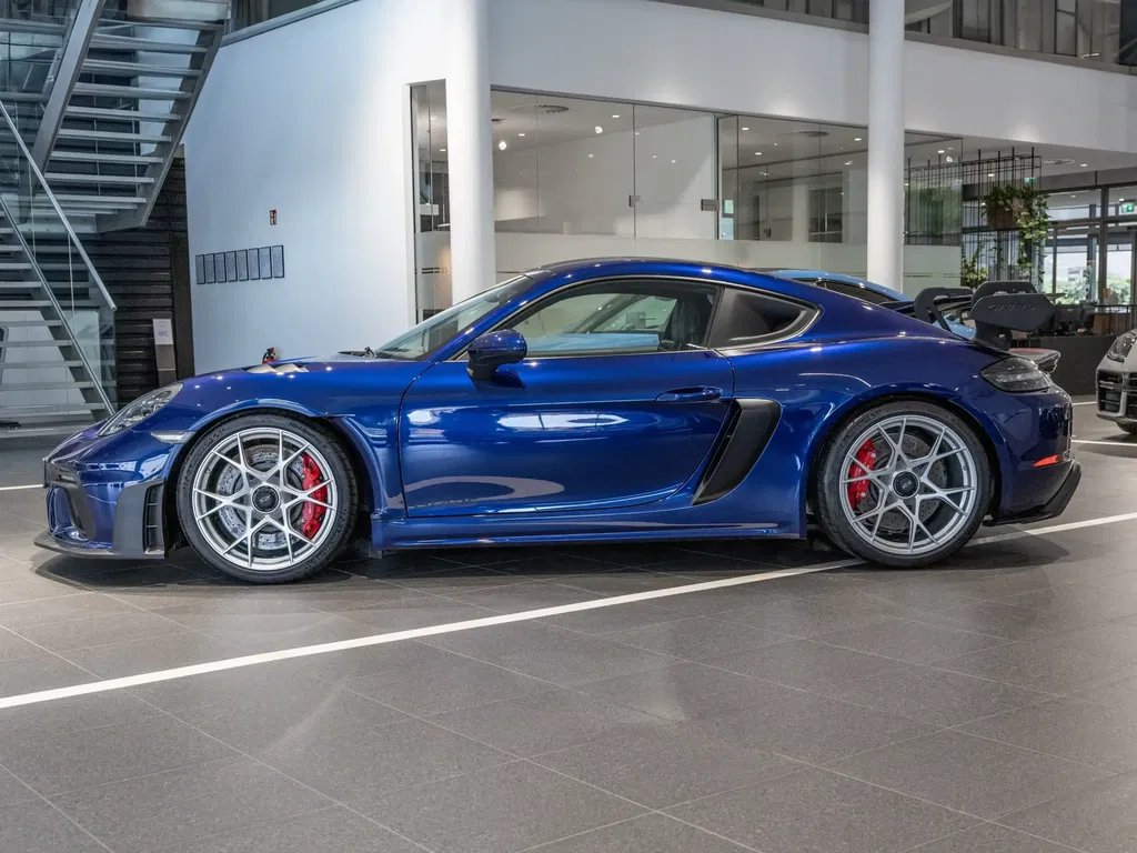 Porsche 718 Cayman GT4 RS