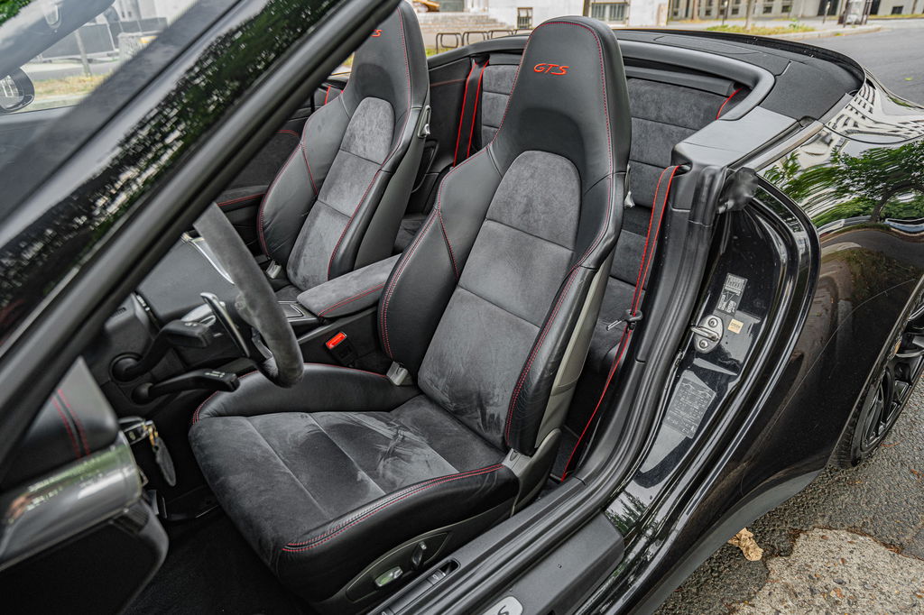 Porsche 991 Carrera GTS