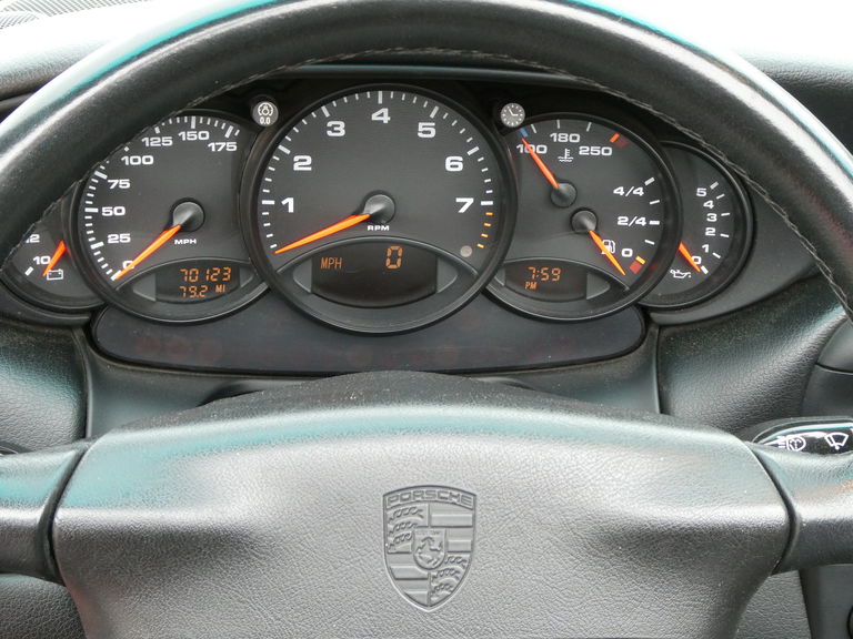 Porsche 996 Carrera 4