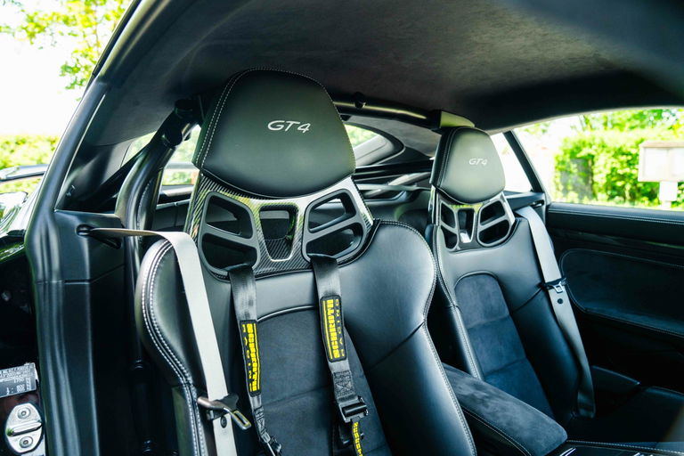 Porsche 718 Cayman GT4