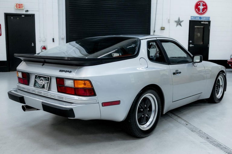 Porsche 944 Coupé