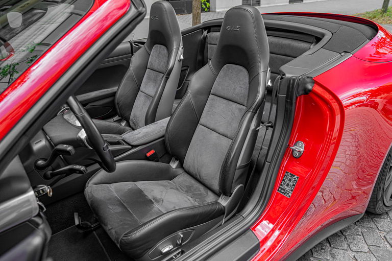 Porsche 991 Carrera 4 GTS