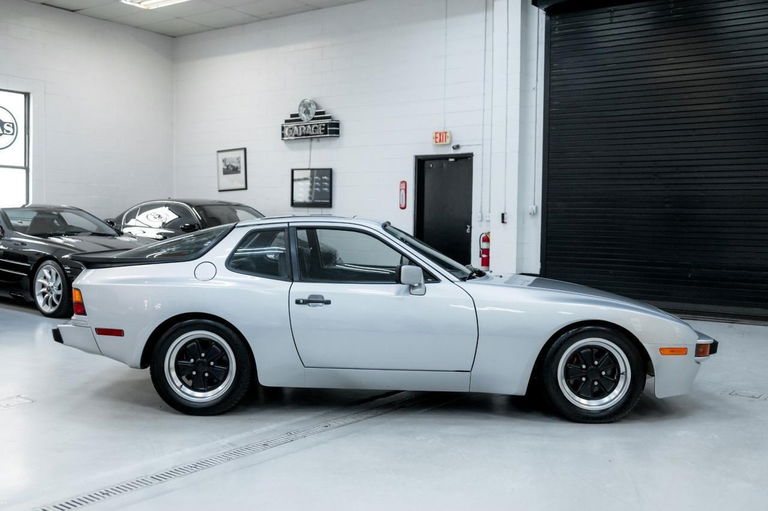 Porsche 944 Coupé