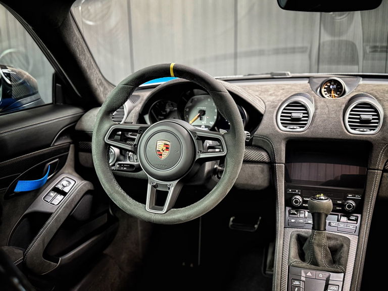 Porsche 718 Cayman GT4 RS