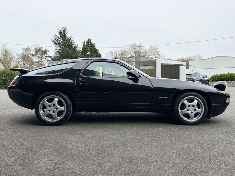 Porsche 928 GTS