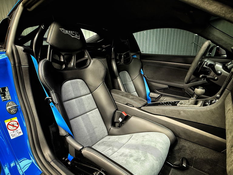 Porsche 718 Cayman GT4 RS