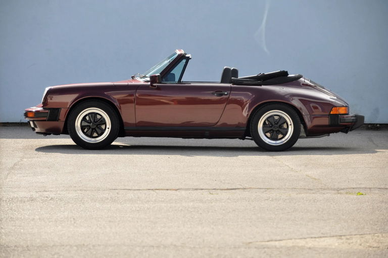 Porsche 911 Carrera 3.2 (US)