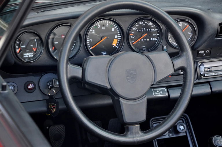 Porsche 911 Carrera 3.2 (US)