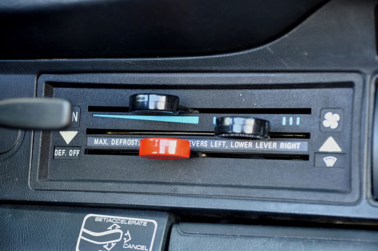 Porsche 911 Carrera 3.2 (US)