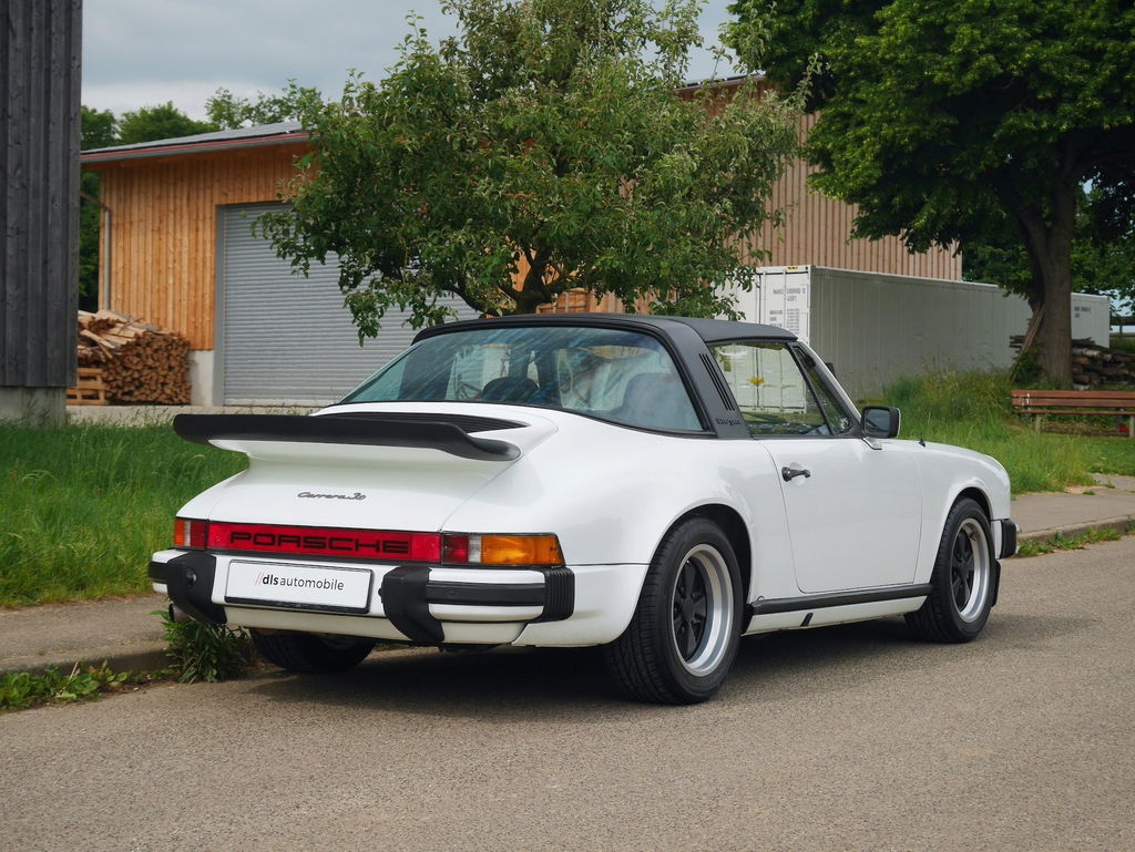 Porsche 911 Carrera 3.0