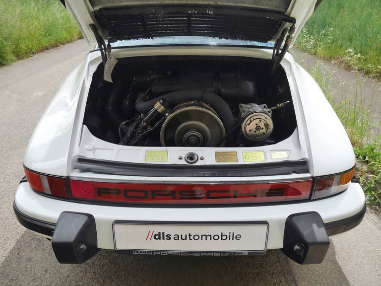 Porsche 911 Carrera 3.0