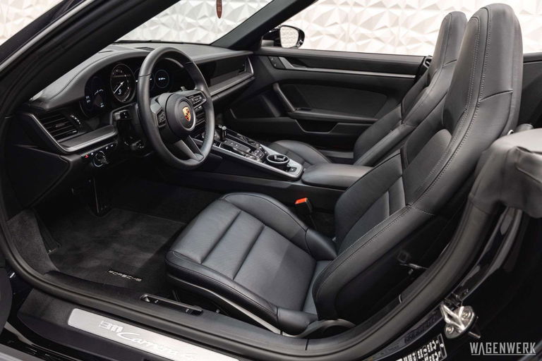 Porsche 992 Carrera 4