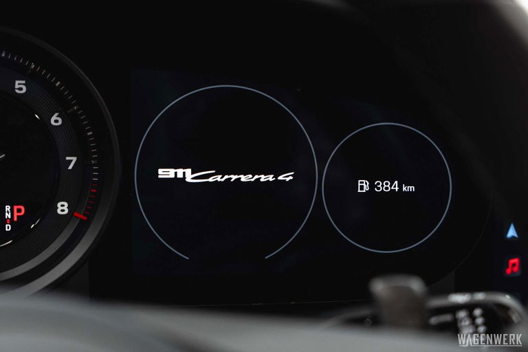 Porsche 992 Carrera 4