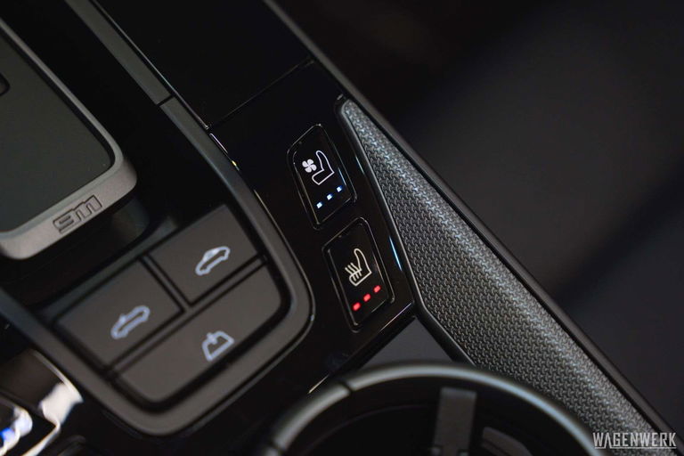 Porsche 992 Carrera 4