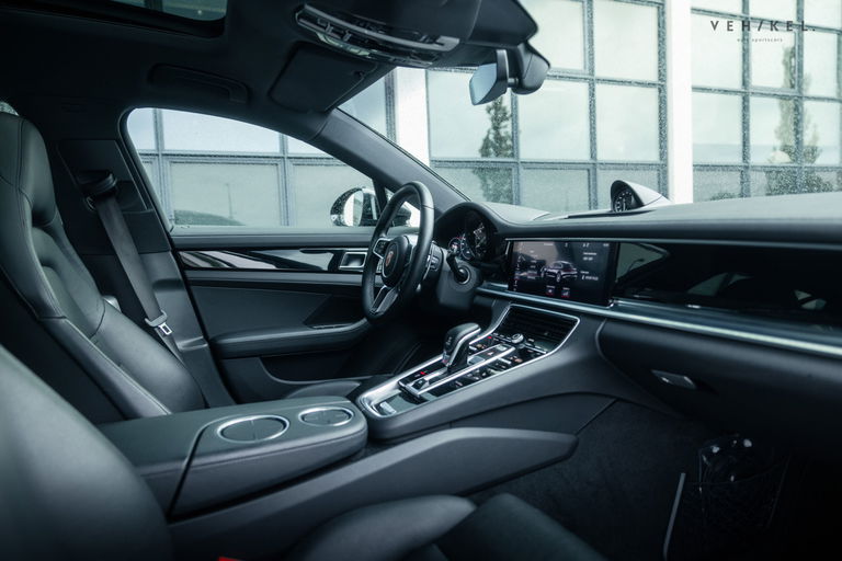 Porsche Panamera 4 E-Hybrid