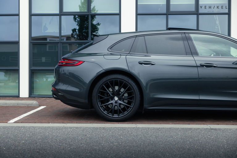 Porsche Panamera 4 E-Hybrid
