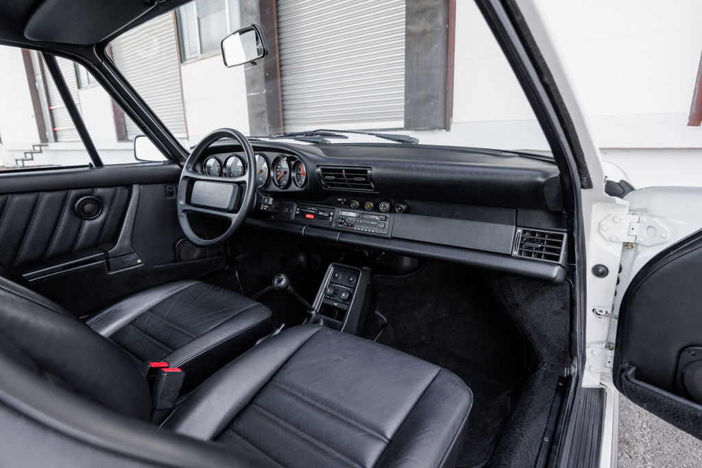 Porsche 911 Carrera 3.2