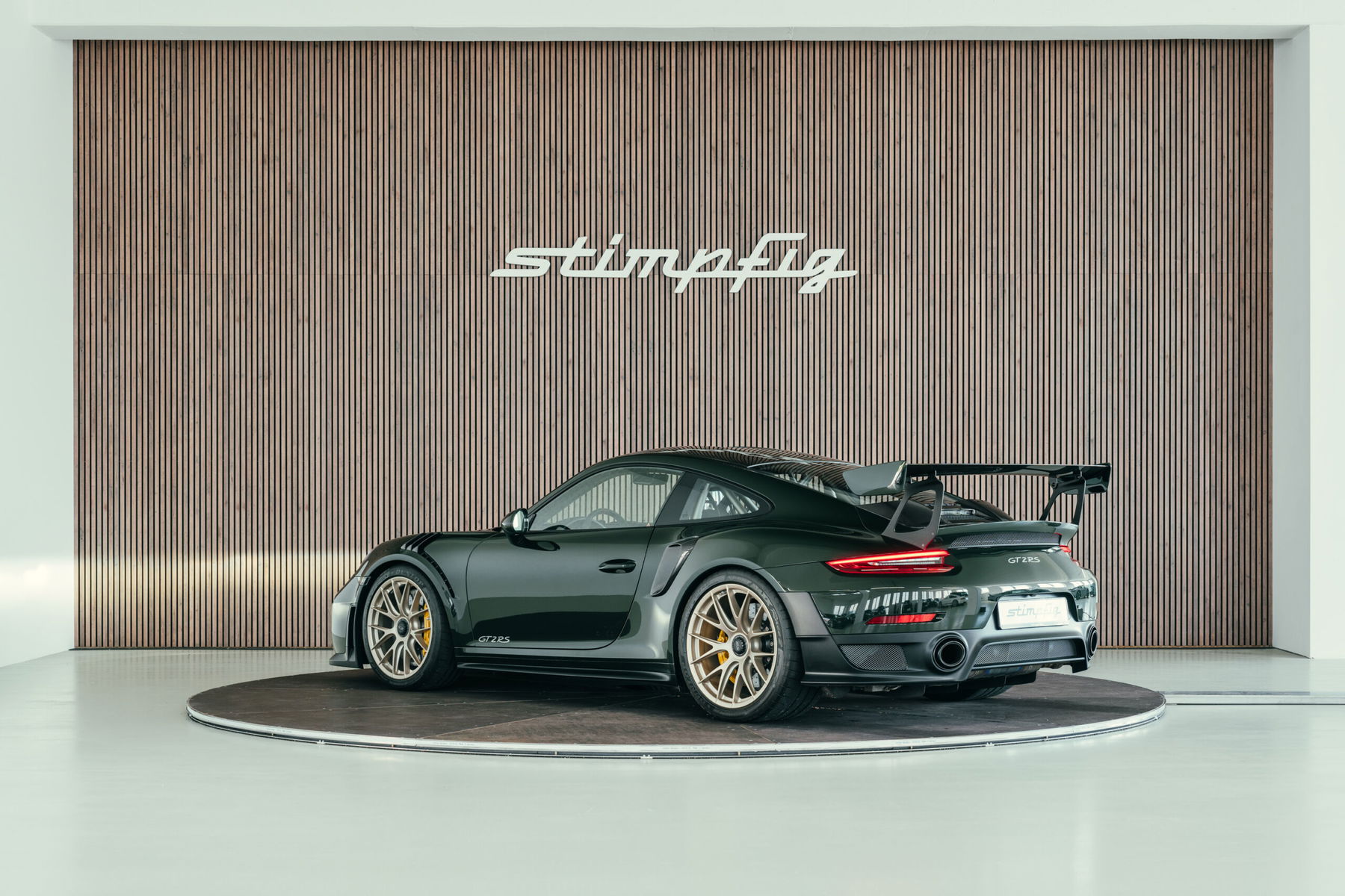 Porsche GT2RS カタログ ポルシェ 911 GT2 RS PDK(17年06月-19年06月) / PORSCHEの車