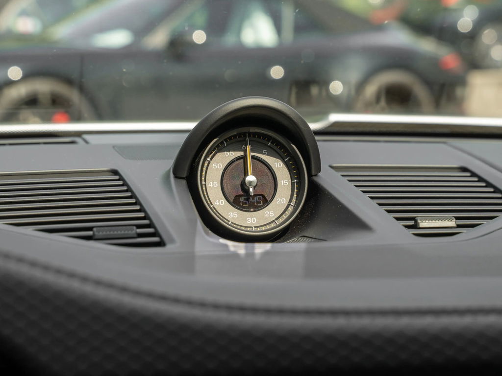 Porsche 992 GT3 Touring