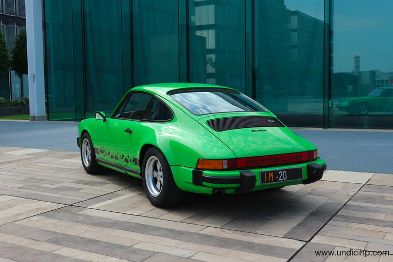 Porsche 911 Carrera 2.7