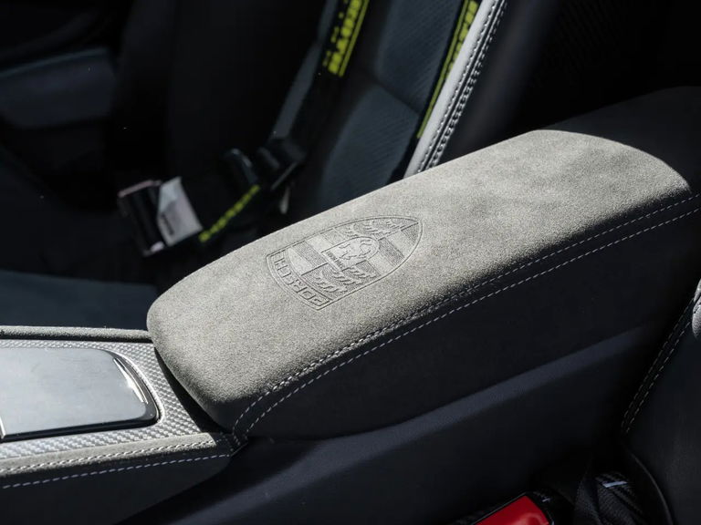 Porsche 718 Cayman GT4 RS