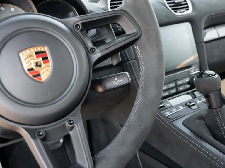 Porsche 718 Cayman GT4 RS