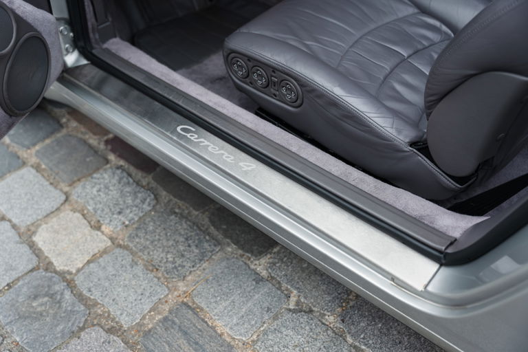 Porsche 993 Carrera 4