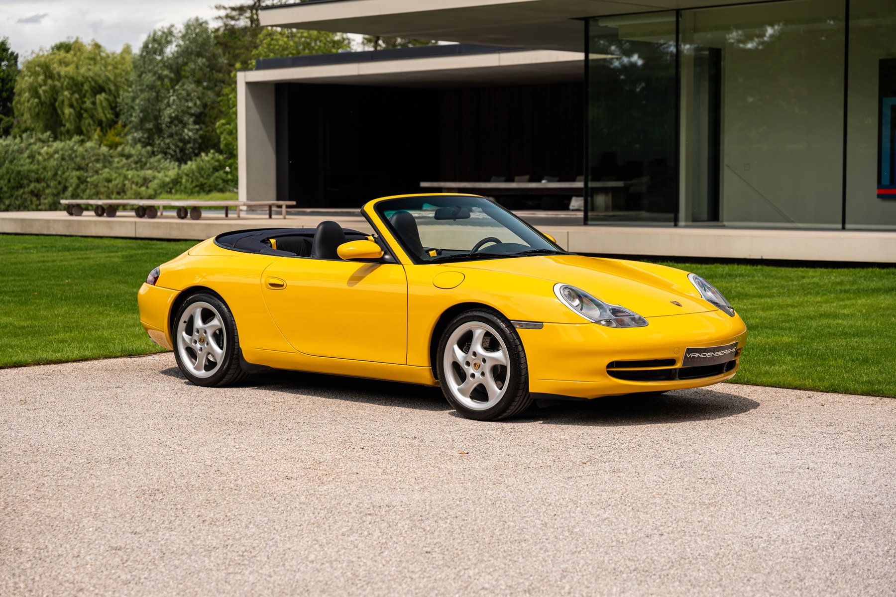 Porsche 996 Carrera 2000 - elferspot.com - Marketplace for Porsche