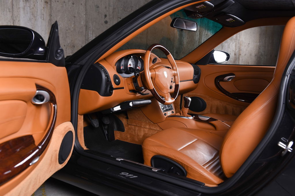 Porsche 996 Carrera 4 Millennium Edition