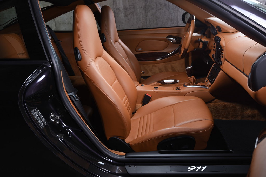 Porsche 996 Carrera 4 Millennium Edition