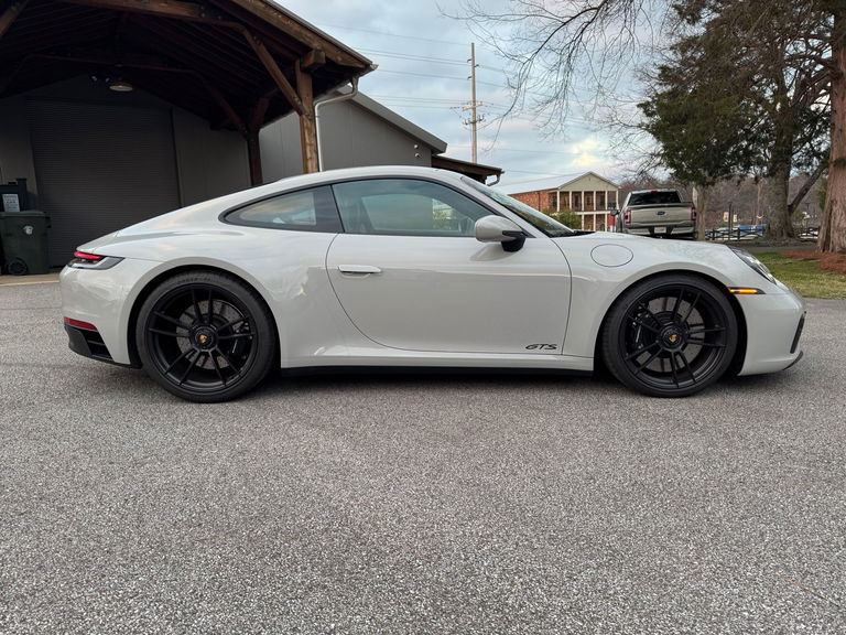 Porsche 992 Carrera GTS
