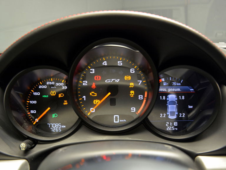 Porsche 981 Cayman GT4