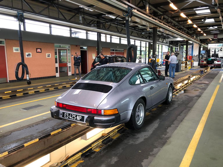 Porsche 911 Carrera 3.2