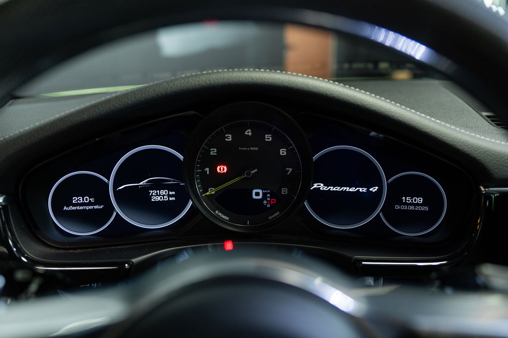 Porsche Panamera 4 E-Hybrid