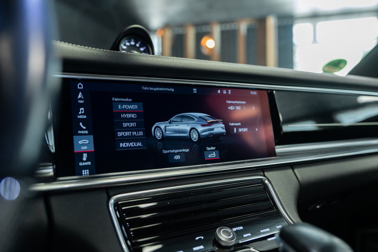 Porsche Panamera 4 E-Hybrid