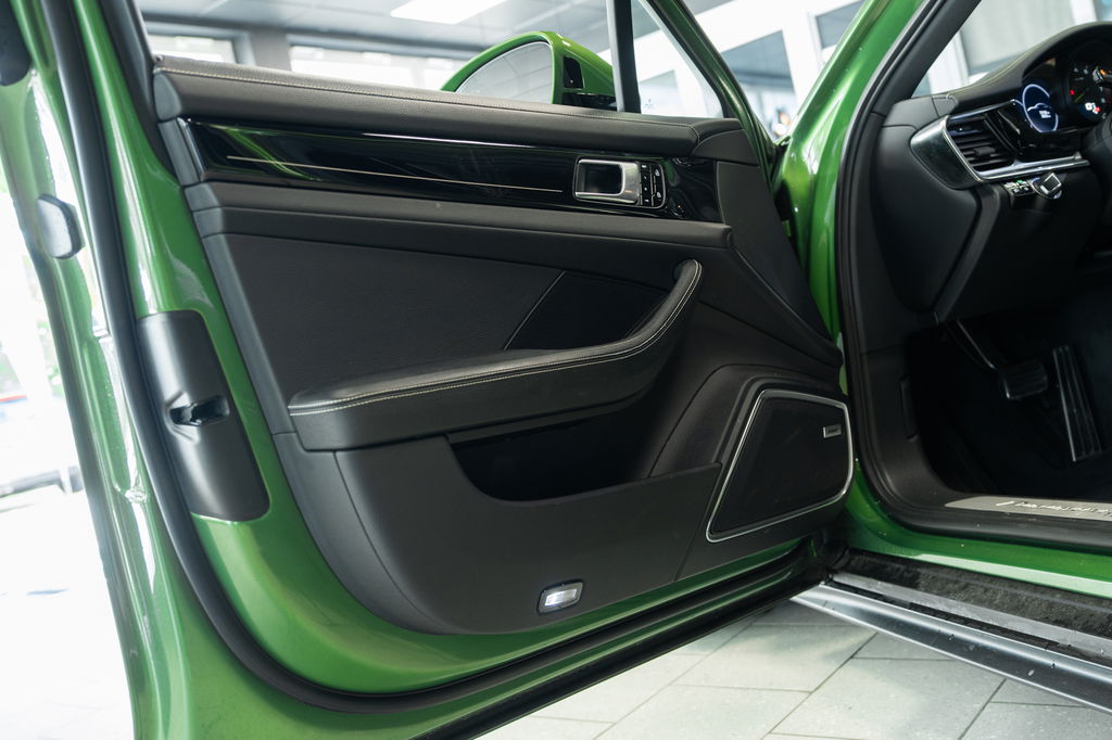 Porsche Panamera 4 E-Hybrid