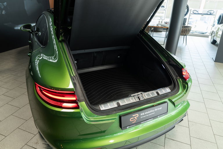 Porsche Panamera 4 E-Hybrid