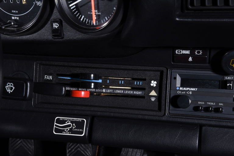 Porsche 911 Carrera 3.2 (US)