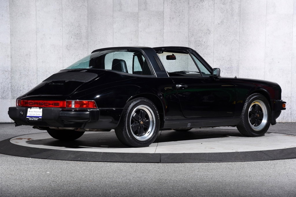 Porsche 911 Carrera 3.2 (US)
