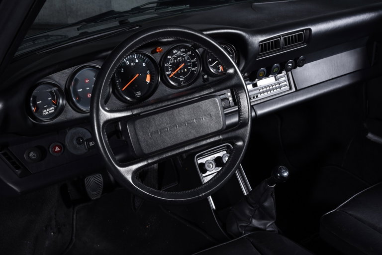 Porsche 911 Carrera 3.2 (US)