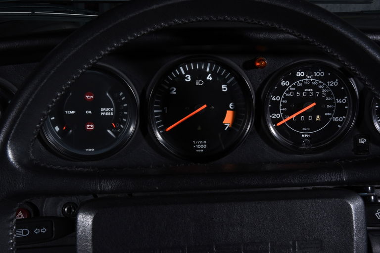 Porsche 911 Carrera 3.2 (US)