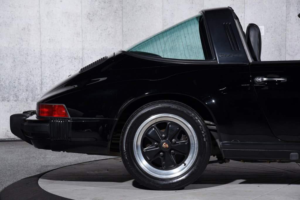 Porsche 911 Carrera 3.2 (US)