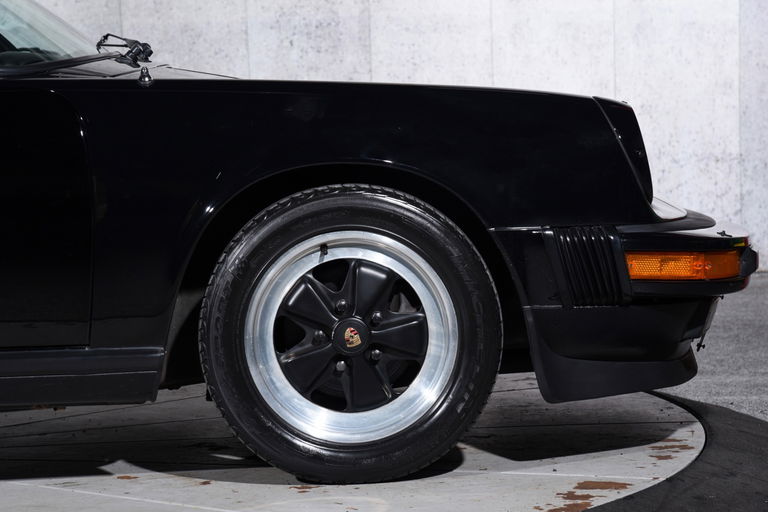 Porsche 911 Carrera 3.2 (US)