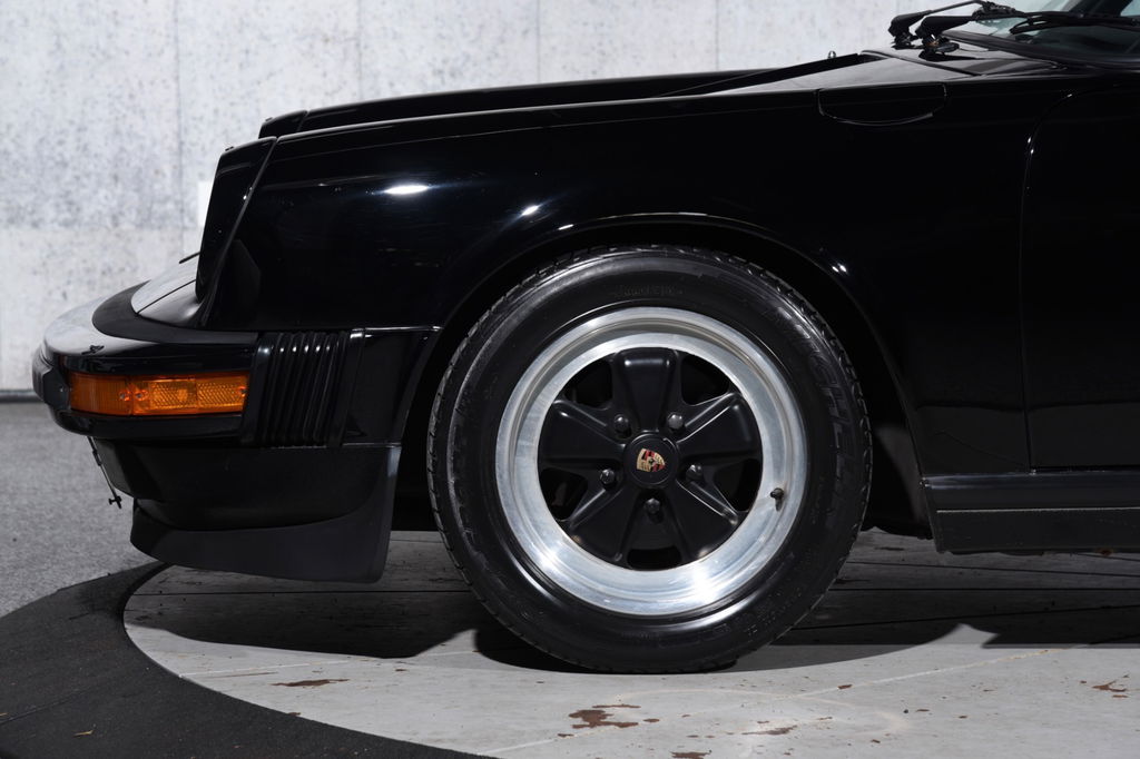 Porsche 911 Carrera 3.2 (US)